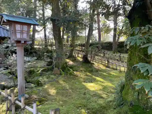 金澤神社の庭園