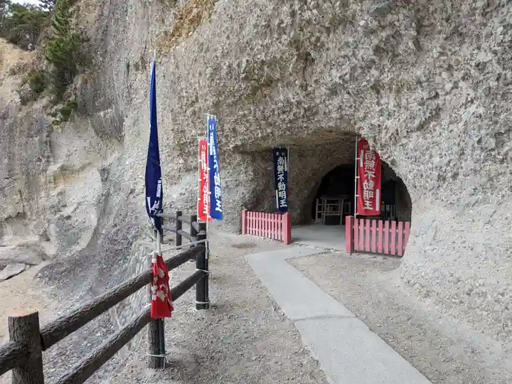 山不動堂の本殿・本堂