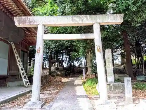 神明社（平地神明神社）の鳥居