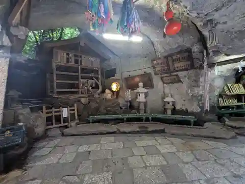 銭洗弁財天宇賀福神社(神奈川県)