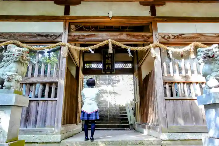 井後神社の山門・神門