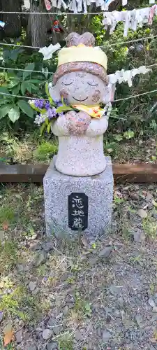 陽林寺の{uncategorized: "未分類", other: "その他", undefined: "問題あり", building: "その他建物", grave: "お墓", sacred_gate: "鳥居", guardian: "狛犬", statue: "像", buddha: "仏像", history: "歴史", nature: "自然", garden: "庭園", animal: "動物", pagoda: "塔", temizu: "手水舎", mountain_gate: "山門・神門", sanctuary: "本殿・本堂", subordinate: "末社・摂社", art: "芸術", scenery: "景色", jizo: "地蔵", ema: "絵馬", goshuin: "御朱印", omikuji: "おみくじ", items: "授与品その他", amulet: "お守り", goshuincho: "御朱印帳", eats: "食事", festival: "お祭り", votive_dance: "神楽", shichigosan: "七五三参", wedding: "結婚式", experience: "体験その他", initially: "初詣", around: "周辺", anti_infection: "感染症対策"}