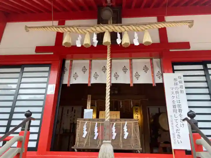 諏訪八幡神社の本殿・本堂