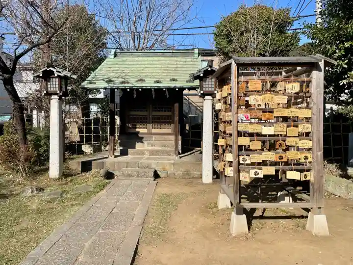 新宿下落合氷川神社の{uncategorized: "未分類", other: "その他", undefined: "問題あり", building: "その他建物", grave: "お墓", sacred_gate: "鳥居", guardian: "狛犬", statue: "像", buddha: "仏像", history: "歴史", nature: "自然", garden: "庭園", animal: "動物", pagoda: "塔", temizu: "手水舎", mountain_gate: "山門・神門", sanctuary: "本殿・本堂", subordinate: "末社・摂社", art: "芸術", scenery: "景色", jizo: "地蔵", ema: "絵馬", goshuin: "御朱印", omikuji: "おみくじ", items: "授与品その他", amulet: "お守り", goshuincho: "御朱印帳", eats: "食事", festival: "お祭り", votive_dance: "神楽", shichigosan: "七五三参", wedding: "結婚式", experience: "体験その他", initially: "初詣", around: "周辺", anti_infection: "感染症対策"}