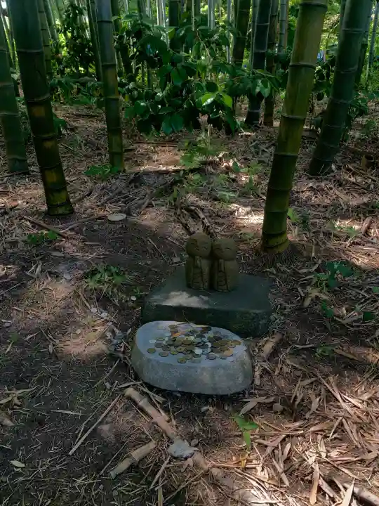 雲昌寺の{uncategorized: "未分類", other: "その他", undefined: "問題あり", building: "その他建物", grave: "お墓", sacred_gate: "鳥居", guardian: "狛犬", statue: "像", buddha: "仏像", history: "歴史", nature: "自然", garden: "庭園", animal: "動物", pagoda: "塔", temizu: "手水舎", mountain_gate: "山門・神門", sanctuary: "本殿・本堂", subordinate: "末社・摂社", art: "芸術", scenery: "景色", jizo: "地蔵", ema: "絵馬", goshuin: "御朱印", omikuji: "おみくじ", items: "授与品その他", amulet: "お守り", goshuincho: "御朱印帳", eats: "食事", festival: "お祭り", votive_dance: "神楽", shichigosan: "七五三参", wedding: "結婚式", experience: "体験その他", initially: "初詣", around: "周辺", anti_infection: "感染症対策"}