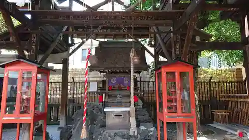 被官稲荷神社の本殿・本堂