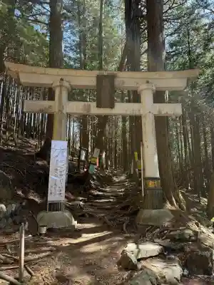 三峯神社奥宮の{uncategorized: "未分類", other: "その他", undefined: "問題あり", building: "その他建物", grave: "お墓", sacred_gate: "鳥居", guardian: "狛犬", statue: "像", buddha: "仏像", history: "歴史", nature: "自然", garden: "庭園", animal: "動物", pagoda: "塔", temizu: "手水舎", mountain_gate: "山門・神門", sanctuary: "本殿・本堂", subordinate: "末社・摂社", art: "芸術", scenery: "景色", jizo: "地蔵", ema: "絵馬", goshuin: "御朱印", omikuji: "おみくじ", items: "授与品その他", amulet: "お守り", goshuincho: "御朱印帳", eats: "食事", festival: "お祭り", votive_dance: "神楽", shichigosan: "七五三参", wedding: "結婚式", experience: "体験その他", initially: "初詣", around: "周辺", anti_infection: "感染症対策"}