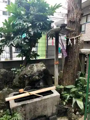 三光稲荷神社の手水舎