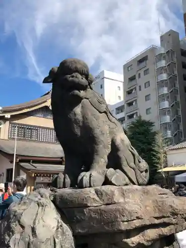 浅草神社の狛犬