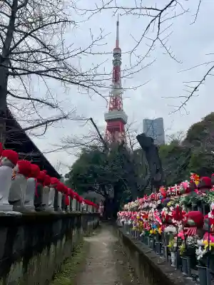 西向聖観世音菩薩の{uncategorized: "未分類", other: "その他", undefined: "問題あり", building: "その他建物", grave: "お墓", sacred_gate: "鳥居", guardian: "狛犬", statue: "像", buddha: "仏像", history: "歴史", nature: "自然", garden: "庭園", animal: "動物", pagoda: "塔", temizu: "手水舎", mountain_gate: "山門・神門", sanctuary: "本殿・本堂", subordinate: "末社・摂社", art: "芸術", scenery: "景色", jizo: "地蔵", ema: "絵馬", goshuin: "御朱印", omikuji: "おみくじ", items: "授与品その他", amulet: "お守り", goshuincho: "御朱印帳", eats: "食事", festival: "お祭り", votive_dance: "神楽", shichigosan: "七五三参", wedding: "結婚式", experience: "体験その他", initially: "初詣", around: "周辺", anti_infection: "感染症対策"}
