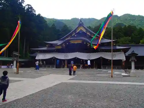 彌彦神社の本殿・本堂