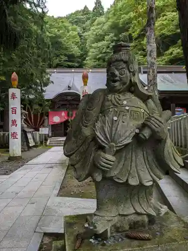 迦葉山龍華院弥勒護国禅寺（弥勒寺）奥の院の狛犬