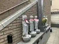 良信院の{uncategorized: "未分類", other: "その他", undefined: "問題あり", building: "その他建物", grave: "お墓", sacred_gate: "鳥居", guardian: "狛犬", statue: "像", buddha: "仏像", history: "歴史", nature: "自然", garden: "庭園", animal: "動物", pagoda: "塔", temizu: "手水舎", mountain_gate: "山門・神門", sanctuary: "本殿・本堂", subordinate: "末社・摂社", art: "芸術", scenery: "景色", jizo: "地蔵", ema: "絵馬", goshuin: "御朱印", omikuji: "おみくじ", items: "授与品その他", amulet: "お守り", goshuincho: "御朱印帳", eats: "食事", festival: "お祭り", votive_dance: "神楽", shichigosan: "七五三参", wedding: "結婚式", experience: "体験その他", initially: "初詣", around: "周辺", anti_infection: "感染症対策"}