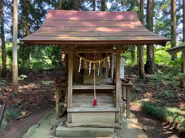 涼ケ岡八幡神社の末社・摂社