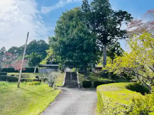 伊勢廻寺の{uncategorized: "未分類", other: "その他", undefined: "問題あり", building: "その他建物", grave: "お墓", sacred_gate: "鳥居", guardian: "狛犬", statue: "像", buddha: "仏像", history: "歴史", nature: "自然", garden: "庭園", animal: "動物", pagoda: "塔", temizu: "手水舎", mountain_gate: "山門・神門", sanctuary: "本殿・本堂", subordinate: "末社・摂社", art: "芸術", scenery: "景色", jizo: "地蔵", ema: "絵馬", goshuin: "御朱印", omikuji: "おみくじ", items: "授与品その他", amulet: "お守り", goshuincho: "御朱印帳", eats: "食事", festival: "お祭り", votive_dance: "神楽", shichigosan: "七五三参", wedding: "結婚式", experience: "体験その他", initially: "初詣", around: "周辺", anti_infection: "感染症対策"}