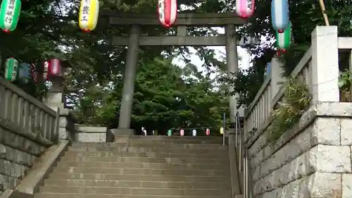 野毛六所神社の鳥居