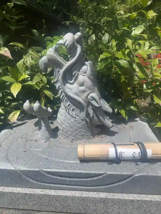 伏見神宝神社の{uncategorized: "未分類", other: "その他", undefined: "問題あり", building: "その他建物", grave: "お墓", sacred_gate: "鳥居", guardian: "狛犬", statue: "像", buddha: "仏像", history: "歴史", nature: "自然", garden: "庭園", animal: "動物", pagoda: "塔", temizu: "手水舎", mountain_gate: "山門・神門", sanctuary: "本殿・本堂", subordinate: "末社・摂社", art: "芸術", scenery: "景色", jizo: "地蔵", ema: "絵馬", goshuin: "御朱印", omikuji: "おみくじ", items: "授与品その他", amulet: "お守り", goshuincho: "御朱印帳", eats: "食事", festival: "お祭り", votive_dance: "神楽", shichigosan: "七五三参", wedding: "結婚式", experience: "体験その他", initially: "初詣", around: "周辺", anti_infection: "感染症対策"}