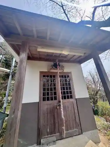 地蔵院の{uncategorized: "未分類", other: "その他", undefined: "問題あり", building: "その他建物", grave: "お墓", sacred_gate: "鳥居", guardian: "狛犬", statue: "像", buddha: "仏像", history: "歴史", nature: "自然", garden: "庭園", animal: "動物", pagoda: "塔", temizu: "手水舎", mountain_gate: "山門・神門", sanctuary: "本殿・本堂", subordinate: "末社・摂社", art: "芸術", scenery: "景色", jizo: "地蔵", ema: "絵馬", goshuin: "御朱印", omikuji: "おみくじ", items: "授与品その他", amulet: "お守り", goshuincho: "御朱印帳", eats: "食事", festival: "お祭り", votive_dance: "神楽", shichigosan: "七五三参", wedding: "結婚式", experience: "体験その他", initially: "初詣", around: "周辺", anti_infection: "感染症対策"}