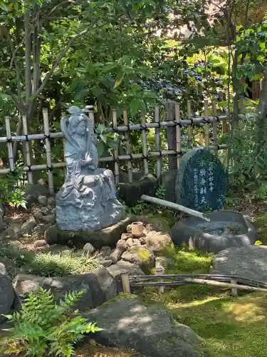 杉本寺の{uncategorized: "未分類", other: "その他", undefined: "問題あり", building: "その他建物", grave: "お墓", sacred_gate: "鳥居", guardian: "狛犬", statue: "像", buddha: "仏像", history: "歴史", nature: "自然", garden: "庭園", animal: "動物", pagoda: "塔", temizu: "手水舎", mountain_gate: "山門・神門", sanctuary: "本殿・本堂", subordinate: "末社・摂社", art: "芸術", scenery: "景色", jizo: "地蔵", ema: "絵馬", goshuin: "御朱印", omikuji: "おみくじ", items: "授与品その他", amulet: "お守り", goshuincho: "御朱印帳", eats: "食事", festival: "お祭り", votive_dance: "神楽", shichigosan: "七五三参", wedding: "結婚式", experience: "体験その他", initially: "初詣", around: "周辺", anti_infection: "感染症対策"}