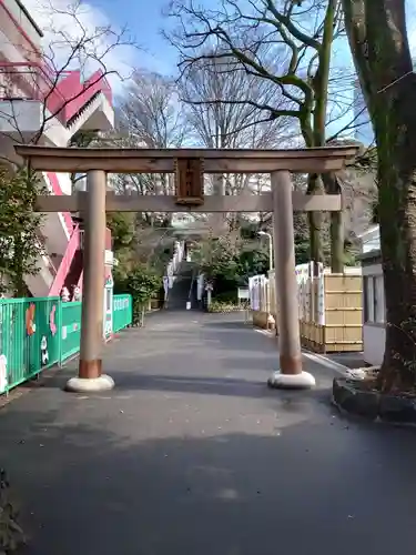 東郷神社の鳥居