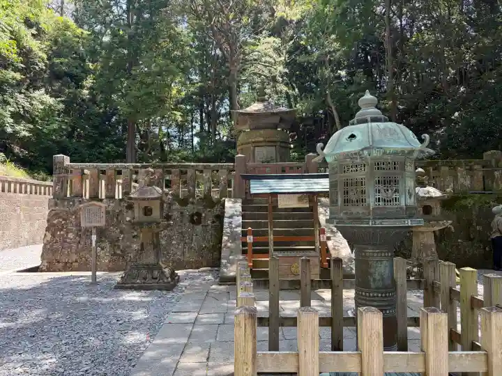 久能山東照宮の{uncategorized: "未分類", other: "その他", undefined: "問題あり", building: "その他建物", grave: "お墓", sacred_gate: "鳥居", guardian: "狛犬", statue: "像", buddha: "仏像", history: "歴史", nature: "自然", garden: "庭園", animal: "動物", pagoda: "塔", temizu: "手水舎", mountain_gate: "山門・神門", sanctuary: "本殿・本堂", subordinate: "末社・摂社", art: "芸術", scenery: "景色", jizo: "地蔵", ema: "絵馬", goshuin: "御朱印", omikuji: "おみくじ", items: "授与品その他", amulet: "お守り", goshuincho: "御朱印帳", eats: "食事", festival: "お祭り", votive_dance: "神楽", shichigosan: "七五三参", wedding: "結婚式", experience: "体験その他", initially: "初詣", around: "周辺", anti_infection: "感染症対策"}
