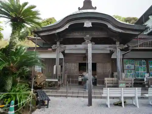 津照寺の本殿・本堂