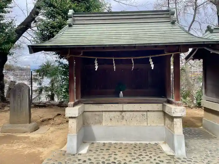 諏訪神社の{uncategorized: "未分類", other: "その他", undefined: "問題あり", building: "その他建物", grave: "お墓", sacred_gate: "鳥居", guardian: "狛犬", statue: "像", buddha: "仏像", history: "歴史", nature: "自然", garden: "庭園", animal: "動物", pagoda: "塔", temizu: "手水舎", mountain_gate: "山門・神門", sanctuary: "本殿・本堂", subordinate: "末社・摂社", art: "芸術", scenery: "景色", jizo: "地蔵", ema: "絵馬", goshuin: "御朱印", omikuji: "おみくじ", items: "授与品その他", amulet: "お守り", goshuincho: "御朱印帳", eats: "食事", festival: "お祭り", votive_dance: "神楽", shichigosan: "七五三参", wedding: "結婚式", experience: "体験その他", initially: "初詣", around: "周辺", anti_infection: "感染症対策"}