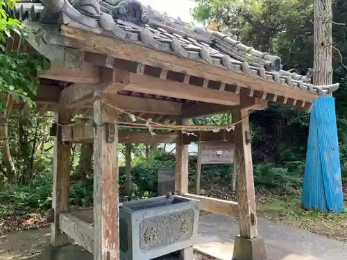 八幡神社の手水舎