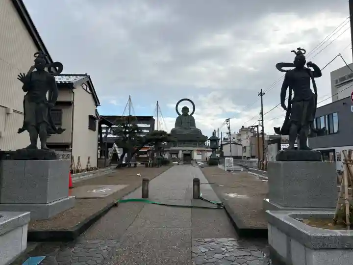 大仏寺の{uncategorized: "未分類", other: "その他", undefined: "問題あり", building: "その他建物", grave: "お墓", sacred_gate: "鳥居", guardian: "狛犬", statue: "像", buddha: "仏像", history: "歴史", nature: "自然", garden: "庭園", animal: "動物", pagoda: "塔", temizu: "手水舎", mountain_gate: "山門・神門", sanctuary: "本殿・本堂", subordinate: "末社・摂社", art: "芸術", scenery: "景色", jizo: "地蔵", ema: "絵馬", goshuin: "御朱印", omikuji: "おみくじ", items: "授与品その他", amulet: "お守り", goshuincho: "御朱印帳", eats: "食事", festival: "お祭り", votive_dance: "神楽", shichigosan: "七五三参", wedding: "結婚式", experience: "体験その他", initially: "初詣", around: "周辺", anti_infection: "感染症対策"}