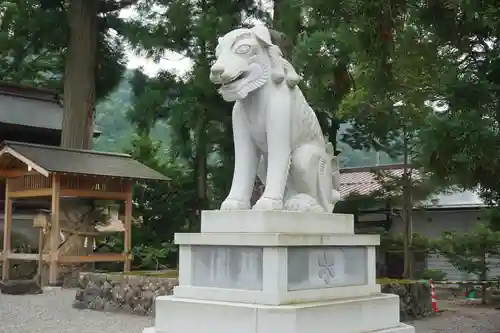 飛騨一宮水無神社の狛犬