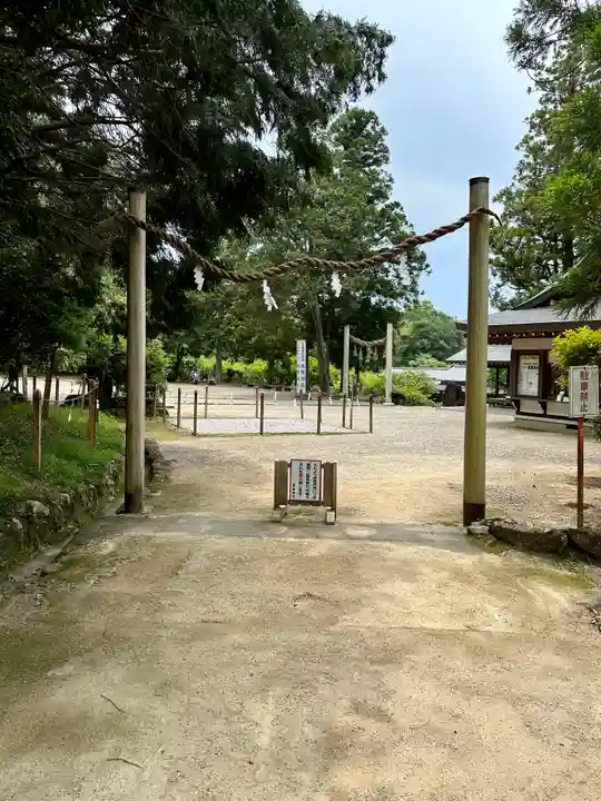 檜原神社(大神神社摂社)のその他建物
