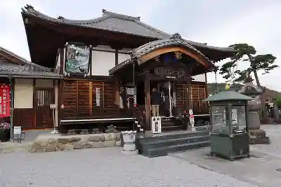 岩之上堂の本殿・本堂