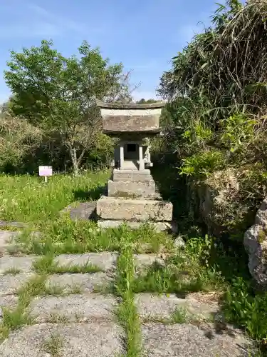 岩原神社の{uncategorized: "未分類", other: "その他", undefined: "問題あり", building: "その他建物", grave: "お墓", sacred_gate: "鳥居", guardian: "狛犬", statue: "像", buddha: "仏像", history: "歴史", nature: "自然", garden: "庭園", animal: "動物", pagoda: "塔", temizu: "手水舎", mountain_gate: "山門・神門", sanctuary: "本殿・本堂", subordinate: "末社・摂社", art: "芸術", scenery: "景色", jizo: "地蔵", ema: "絵馬", goshuin: "御朱印", omikuji: "おみくじ", items: "授与品その他", amulet: "お守り", goshuincho: "御朱印帳", eats: "食事", festival: "お祭り", votive_dance: "神楽", shichigosan: "七五三参", wedding: "結婚式", experience: "体験その他", initially: "初詣", around: "周辺", anti_infection: "感染症対策"}