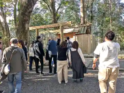 久具都比賣神社（皇大神宮摂社）の{uncategorized: "未分類", other: "その他", undefined: "問題あり", building: "その他建物", grave: "お墓", sacred_gate: "鳥居", guardian: "狛犬", statue: "像", buddha: "仏像", history: "歴史", nature: "自然", garden: "庭園", animal: "動物", pagoda: "塔", temizu: "手水舎", mountain_gate: "山門・神門", sanctuary: "本殿・本堂", subordinate: "末社・摂社", art: "芸術", scenery: "景色", jizo: "地蔵", ema: "絵馬", goshuin: "御朱印", omikuji: "おみくじ", items: "授与品その他", amulet: "お守り", goshuincho: "御朱印帳", eats: "食事", festival: "お祭り", votive_dance: "神楽", shichigosan: "七五三参", wedding: "結婚式", experience: "体験その他", initially: "初詣", around: "周辺", anti_infection: "感染症対策"}