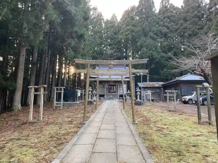 諏訪神社の鳥居