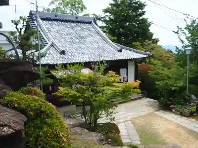 一乗寺の{uncategorized: "未分類", other: "その他", undefined: "問題あり", building: "その他建物", grave: "お墓", sacred_gate: "鳥居", guardian: "狛犬", statue: "像", buddha: "仏像", history: "歴史", nature: "自然", garden: "庭園", animal: "動物", pagoda: "塔", temizu: "手水舎", mountain_gate: "山門・神門", sanctuary: "本殿・本堂", subordinate: "末社・摂社", art: "芸術", scenery: "景色", jizo: "地蔵", ema: "絵馬", goshuin: "御朱印", omikuji: "おみくじ", items: "授与品その他", amulet: "お守り", goshuincho: "御朱印帳", eats: "食事", festival: "お祭り", votive_dance: "神楽", shichigosan: "七五三参", wedding: "結婚式", experience: "体験その他", initially: "初詣", around: "周辺", anti_infection: "感染症対策"}