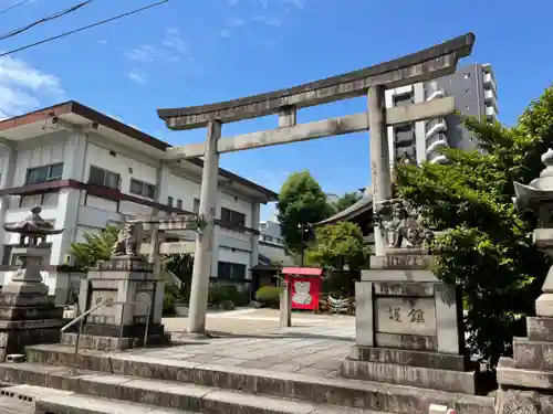 三輪神社の鳥居