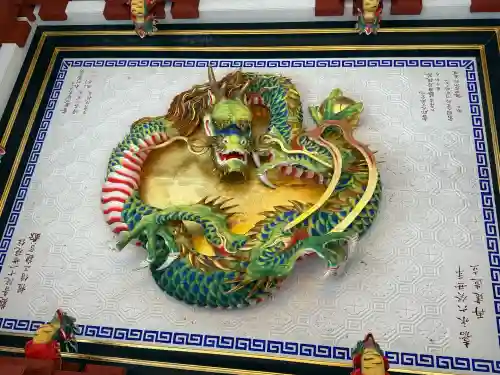 三峯神社の{uncategorized: "未分類", other: "その他", undefined: "問題あり", building: "その他建物", grave: "お墓", sacred_gate: "鳥居", guardian: "狛犬", statue: "像", buddha: "仏像", history: "歴史", nature: "自然", garden: "庭園", animal: "動物", pagoda: "塔", temizu: "手水舎", mountain_gate: "山門・神門", sanctuary: "本殿・本堂", subordinate: "末社・摂社", art: "芸術", scenery: "景色", jizo: "地蔵", ema: "絵馬", goshuin: "御朱印", omikuji: "おみくじ", items: "授与品その他", amulet: "お守り", goshuincho: "御朱印帳", eats: "食事", festival: "お祭り", votive_dance: "神楽", shichigosan: "七五三参", wedding: "結婚式", experience: "体験その他", initially: "初詣", around: "周辺", anti_infection: "感染症対策"}