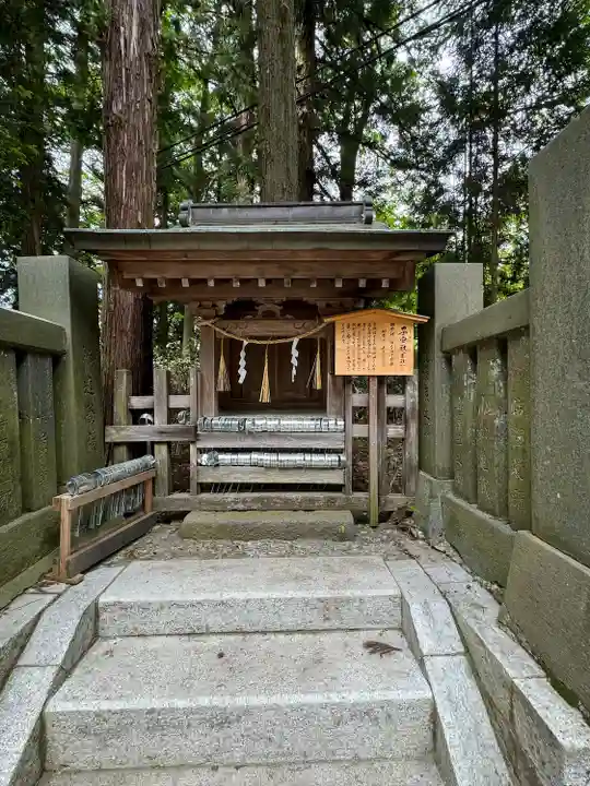 諏訪大社下社春宮の末社・摂社