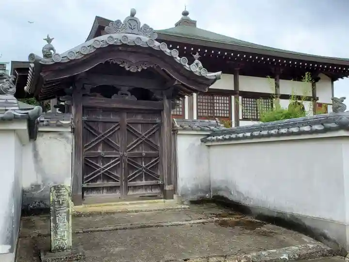 歓喜院の山門・神門