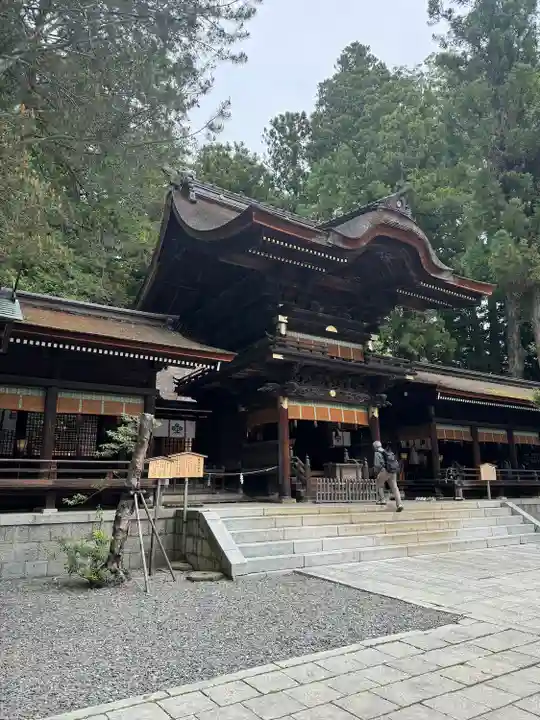 諏訪大社下社秋宮の本殿・本堂