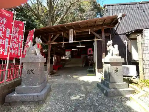 音次郎稲荷神社の{uncategorized: "未分類", other: "その他", undefined: "問題あり", building: "その他建物", grave: "お墓", sacred_gate: "鳥居", guardian: "狛犬", statue: "像", buddha: "仏像", history: "歴史", nature: "自然", garden: "庭園", animal: "動物", pagoda: "塔", temizu: "手水舎", mountain_gate: "山門・神門", sanctuary: "本殿・本堂", subordinate: "末社・摂社", art: "芸術", scenery: "景色", jizo: "地蔵", ema: "絵馬", goshuin: "御朱印", omikuji: "おみくじ", items: "授与品その他", amulet: "お守り", goshuincho: "御朱印帳", eats: "食事", festival: "お祭り", votive_dance: "神楽", shichigosan: "七五三参", wedding: "結婚式", experience: "体験その他", initially: "初詣", around: "周辺", anti_infection: "感染症対策"}
