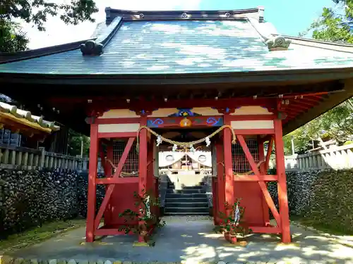 賀久留神社の山門