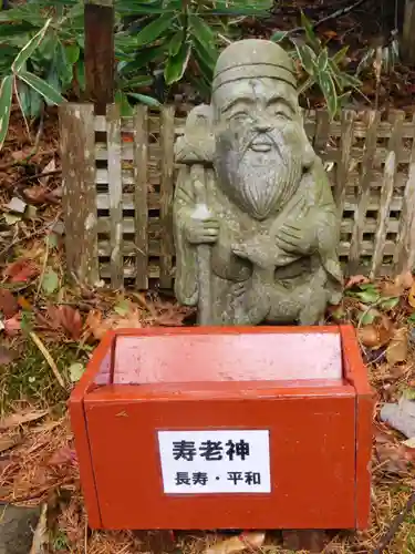 日光二荒山神社中宮祠の像