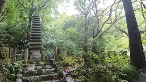 願成就院の塔