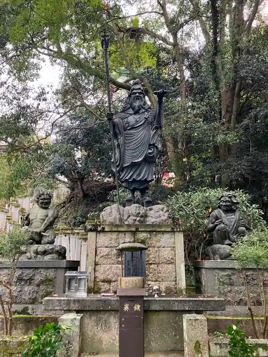 金峯山寺の像