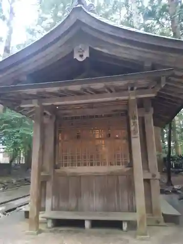 彌彦神社の建物その他