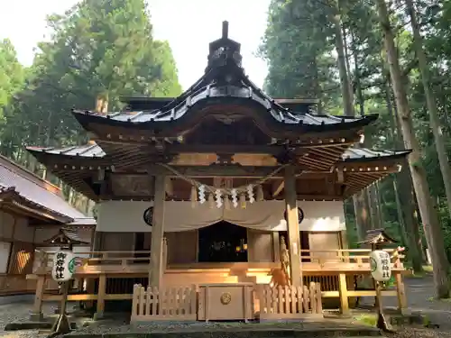 御岩神社の本殿・本堂