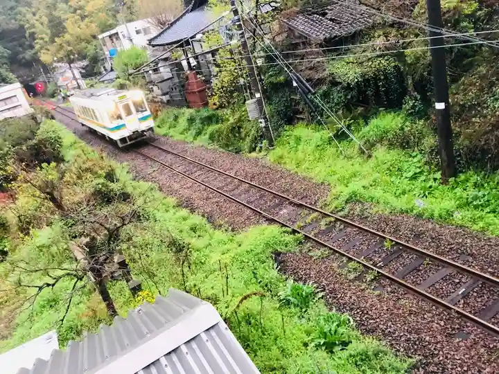 温泉神社の周辺