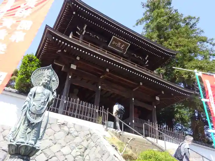 萬蔵寺の山門・神門